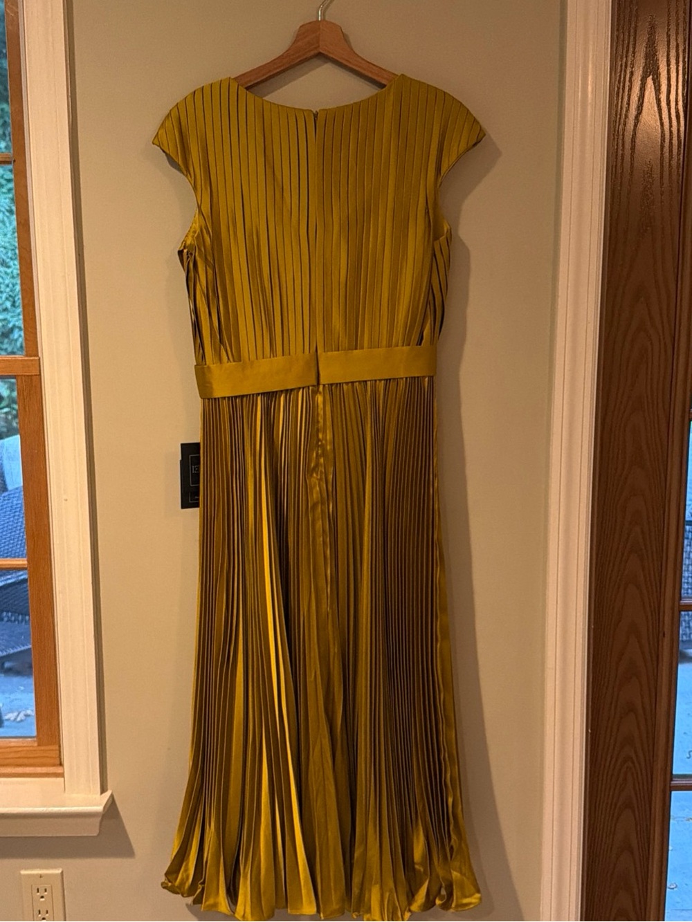 NWT Mac Duggal Chartreuse Pleated Satin Belted Midi Dress Size 8 - Picture 4 of 9